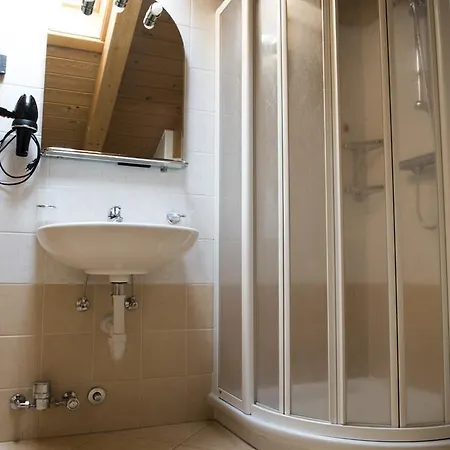 Li Genny Apartman *